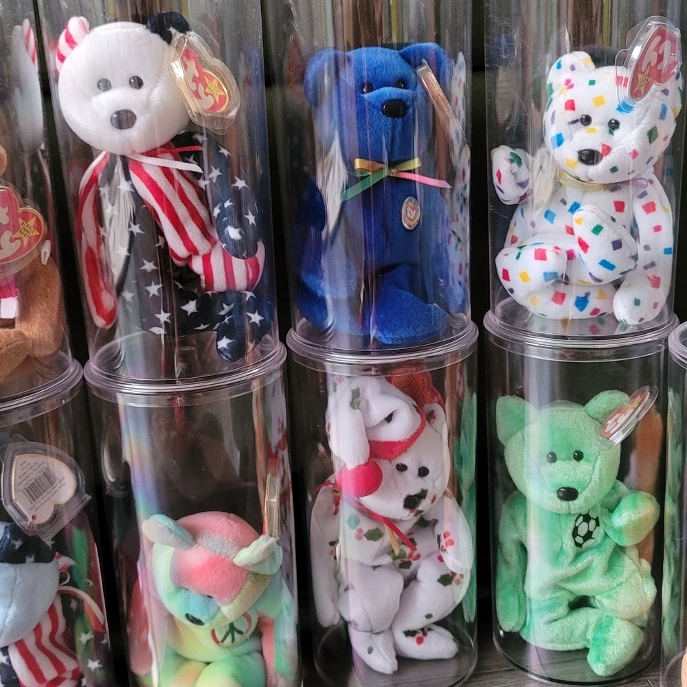 Calling Collectors: Lot of TY BEANIE BABIES